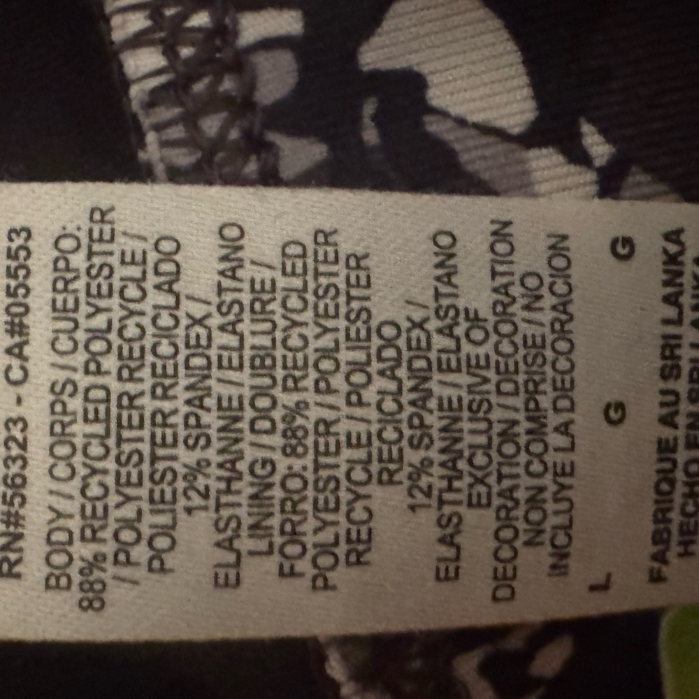 Nike Women's Abstract Black and White Sports Bra - Picture 4 of 5